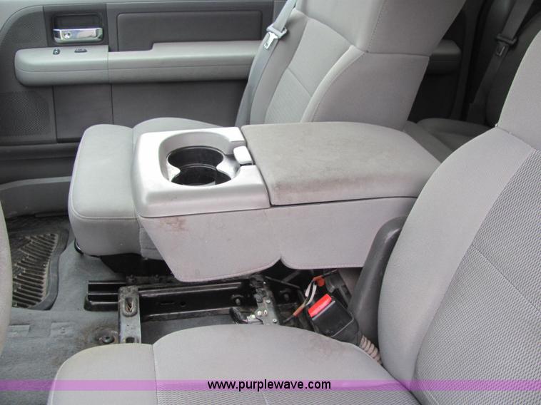 image for item C2570 2004 Ford F150 XLT Supercab pickup truck