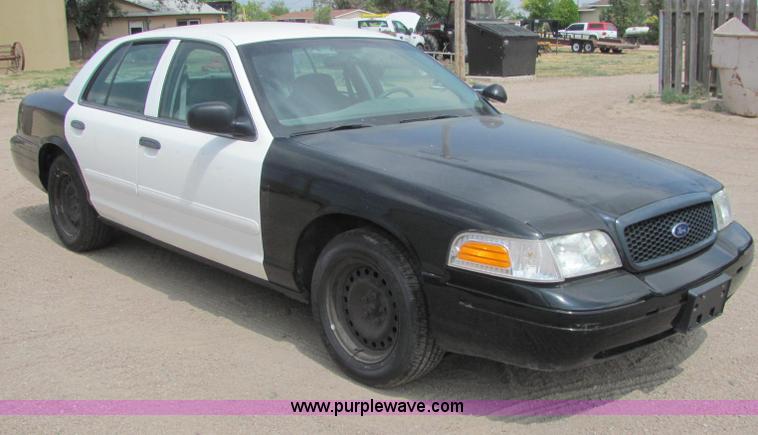 image for item C2573 2001 Ford Crown Victoria Police Interceptor