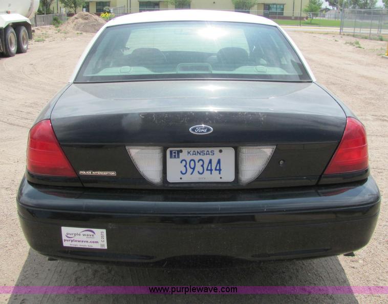 image for item C2573 2001 Ford Crown Victoria Police Interceptor