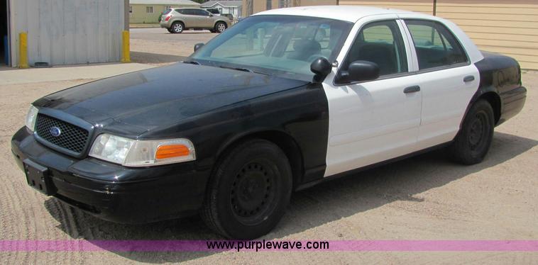 image for item C2573 2001 Ford Crown Victoria Police Interceptor