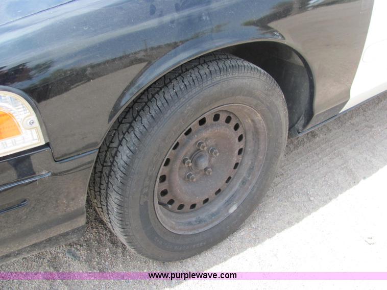 image for item C2573 2001 Ford Crown Victoria Police Interceptor