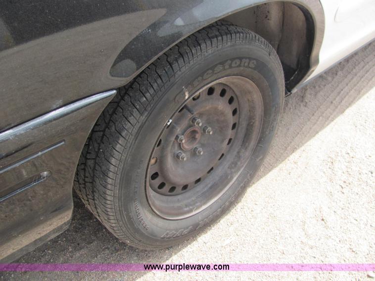 image for item C2573 2001 Ford Crown Victoria Police Interceptor