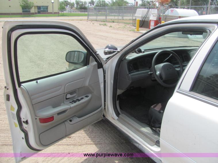 image for item C2573 2001 Ford Crown Victoria Police Interceptor