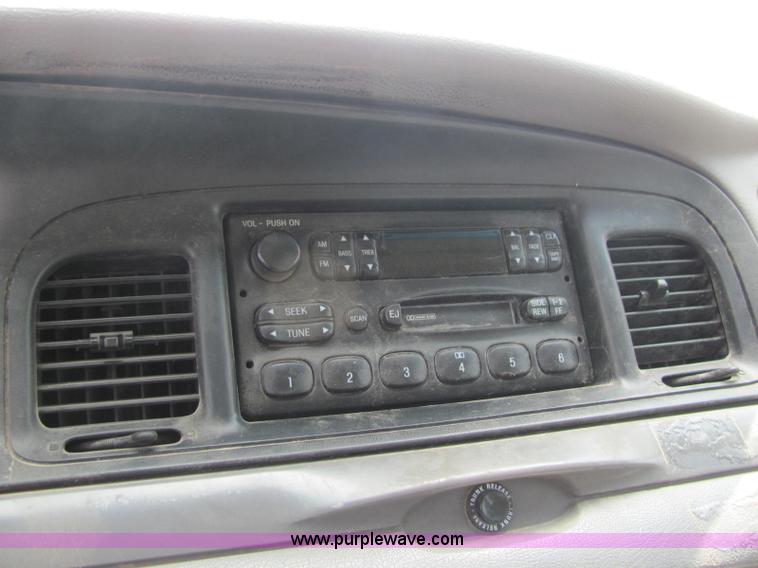 image for item C2573 2001 Ford Crown Victoria Police Interceptor