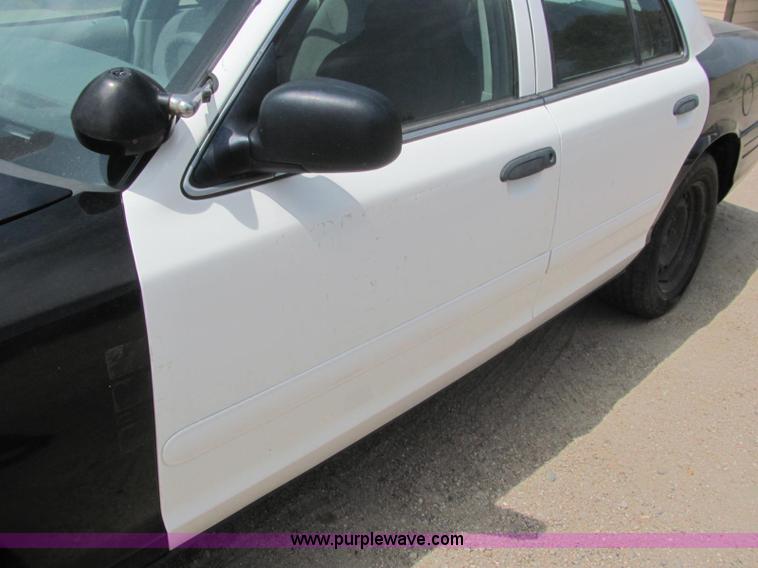 image for item C2573 2001 Ford Crown Victoria Police Interceptor