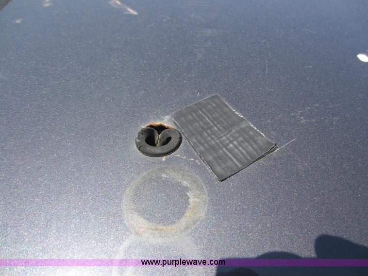 image for item D2000 2005 Ford Crown Victoria Police Interceptor