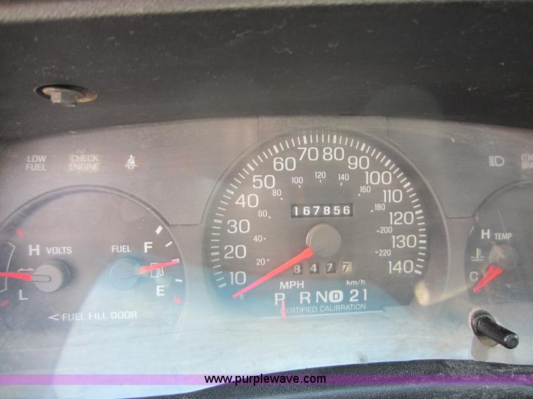 image for item D2000 2005 Ford Crown Victoria Police Interceptor