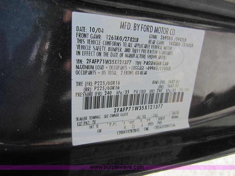 image for item D2000 2005 Ford Crown Victoria Police Interceptor