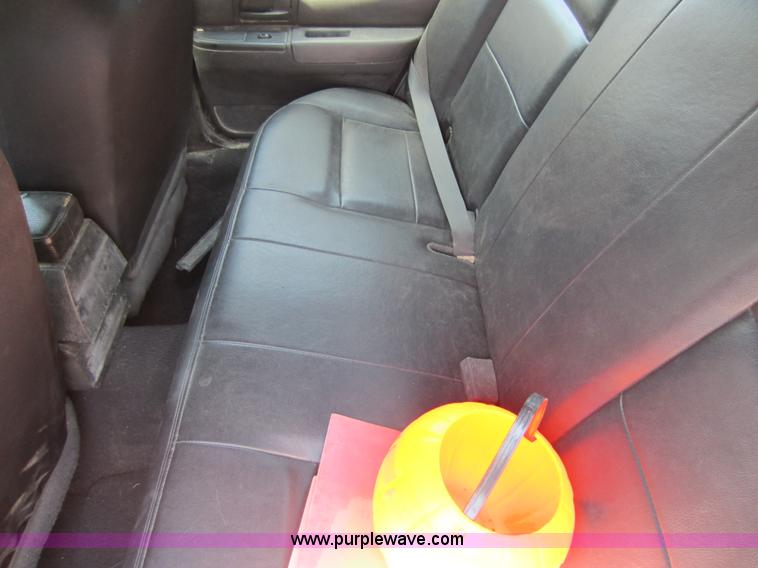 image for item D2000 2005 Ford Crown Victoria Police Interceptor