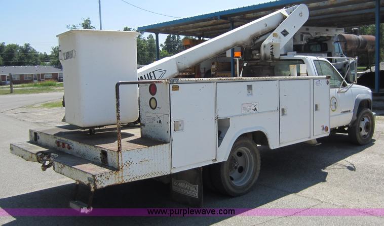 image for item D2001 1994 GMC Sierra 3500 HD bucket truck