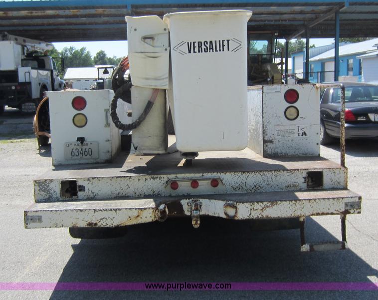 image for item D2001 1994 GMC Sierra 3500 HD bucket truck