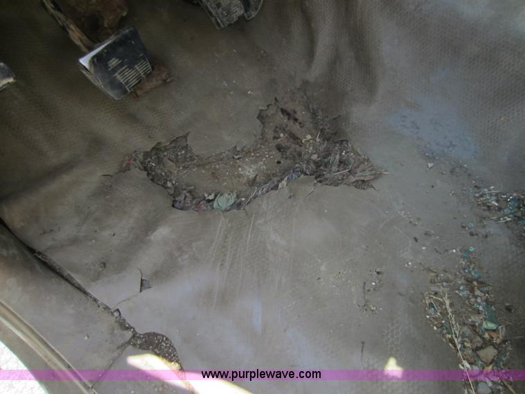 image for item D2001 1994 GMC Sierra 3500 HD bucket truck