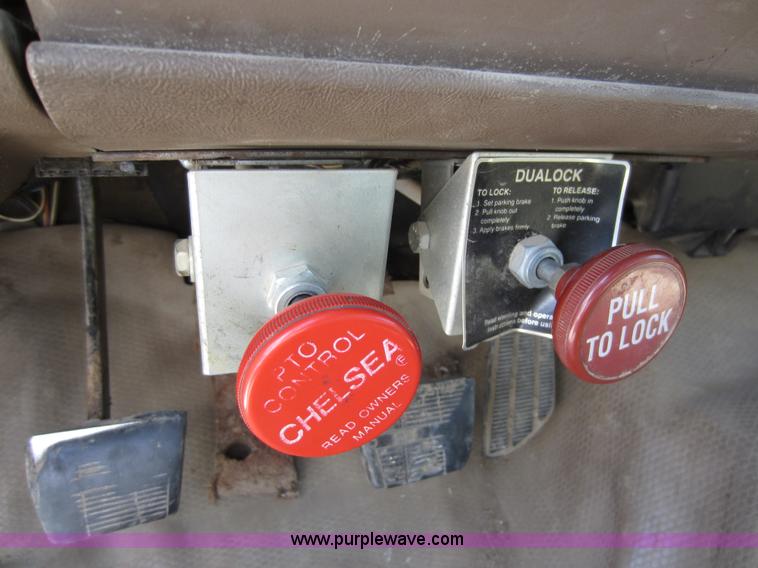 image for item D2001 1994 GMC Sierra 3500 HD bucket truck