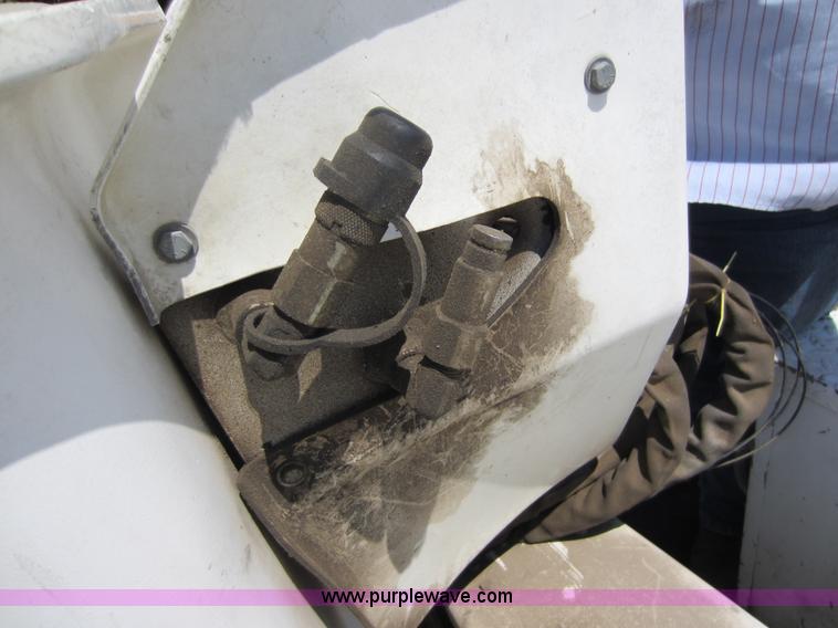 image for item D2001 1994 GMC Sierra 3500 HD bucket truck