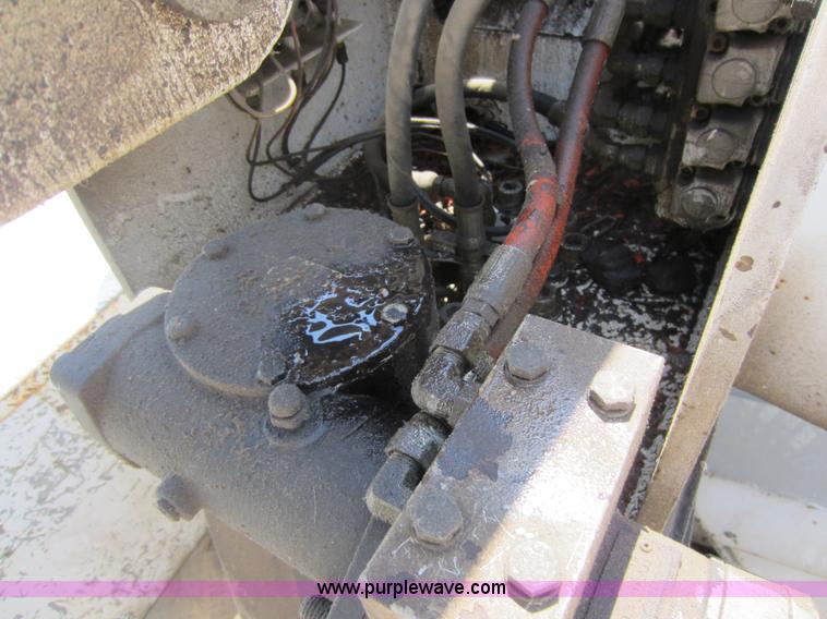 image for item D2001 1994 GMC Sierra 3500 HD bucket truck