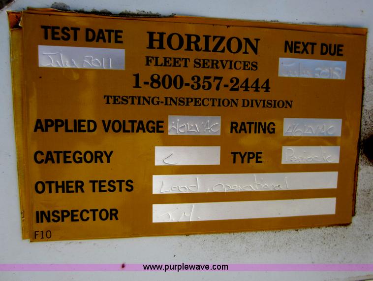 image for item D2001 1994 GMC Sierra 3500 HD bucket truck