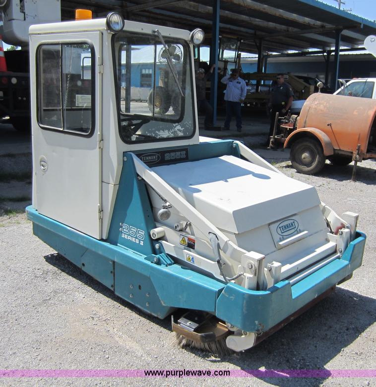 image for item D2003 Tennant 255II sweeper