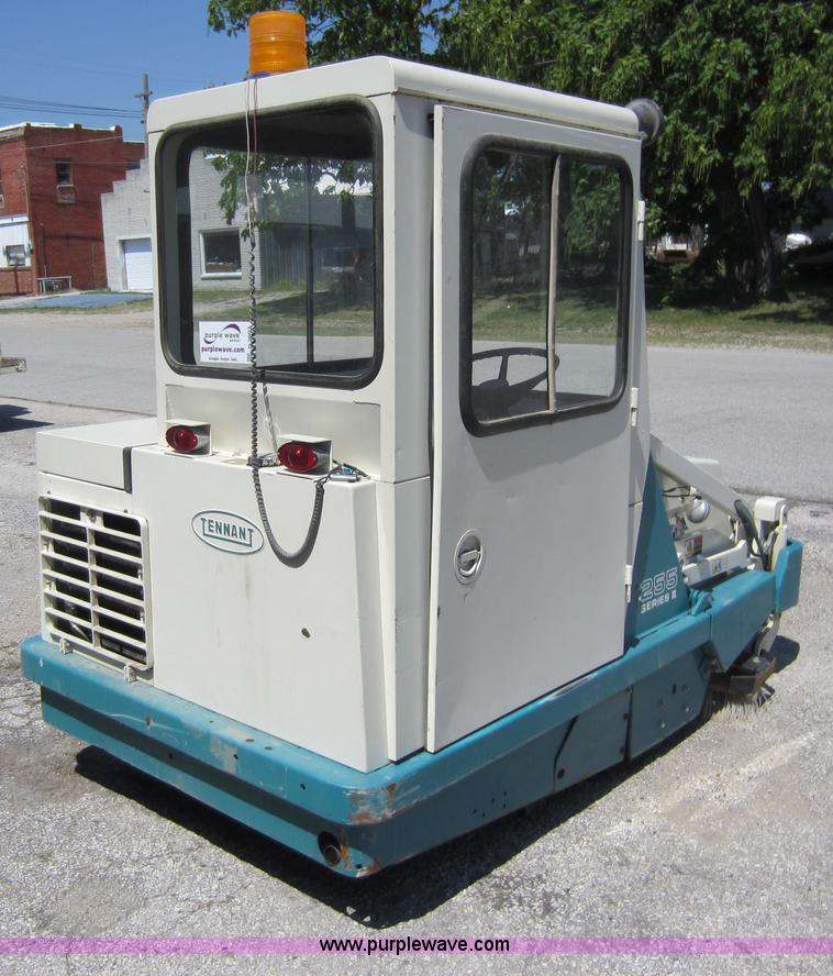 image for item D2003 Tennant 255II sweeper