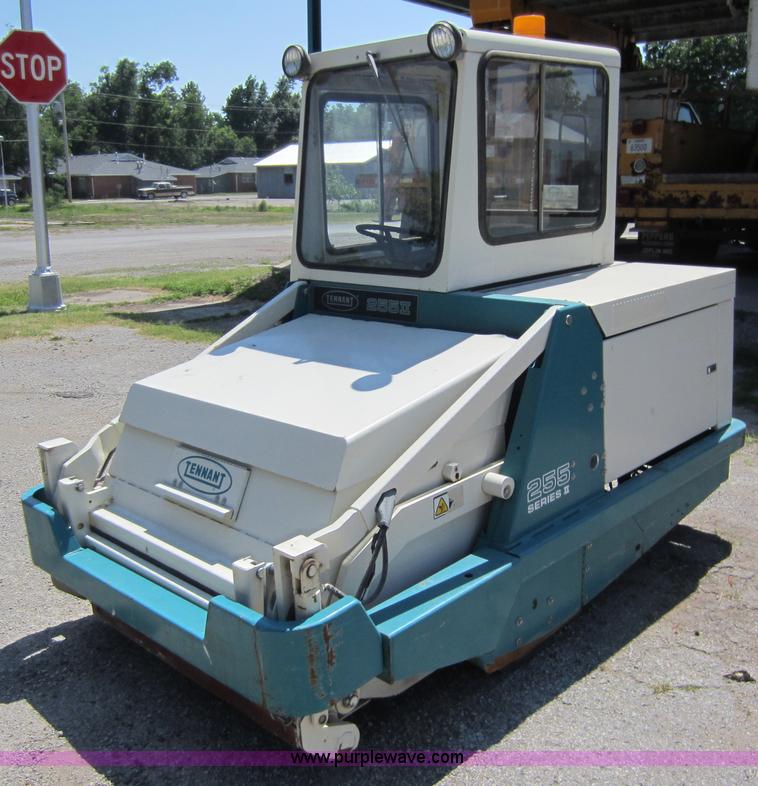 image for item D2003 Tennant 255II sweeper