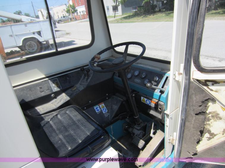 image for item D2003 Tennant 255II sweeper