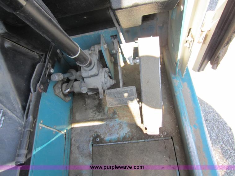 image for item D2003 Tennant 255II sweeper