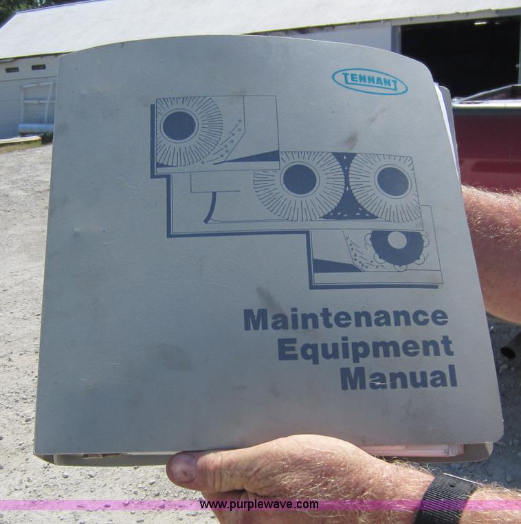 image for item D2003 Tennant 255II sweeper