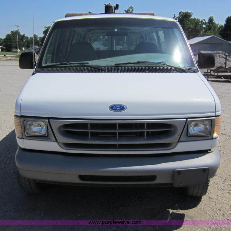 image for item D2004 1997 Ford E350 Econoline van