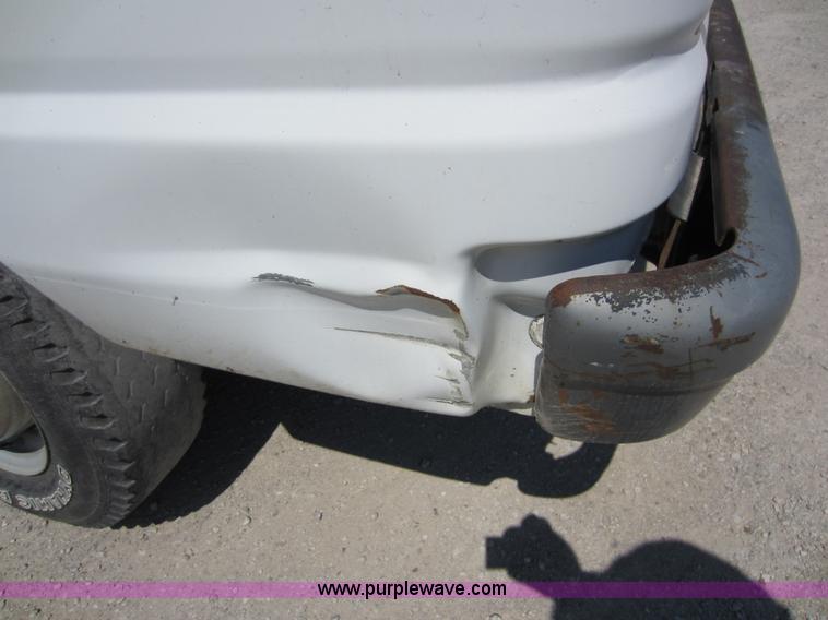 image for item D2004 1997 Ford E350 Econoline van