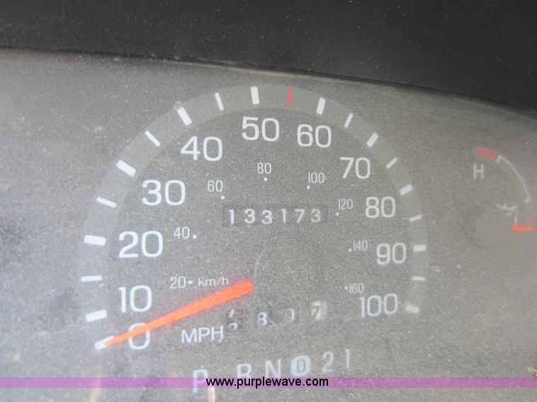 image for item D2004 1997 Ford E350 Econoline van