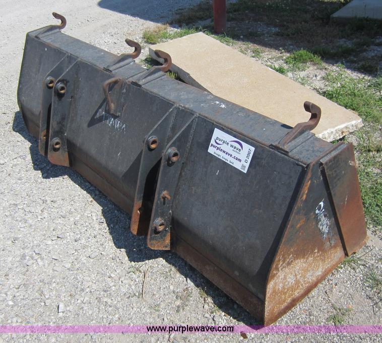 image for item D2007 7' loader bucket