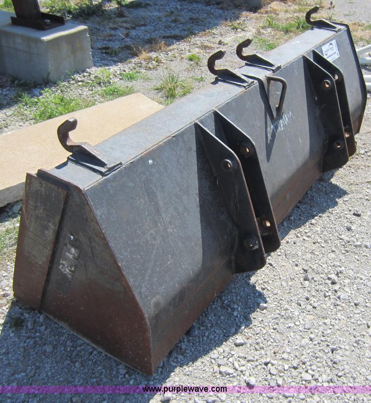 image for item D2007 7' loader bucket