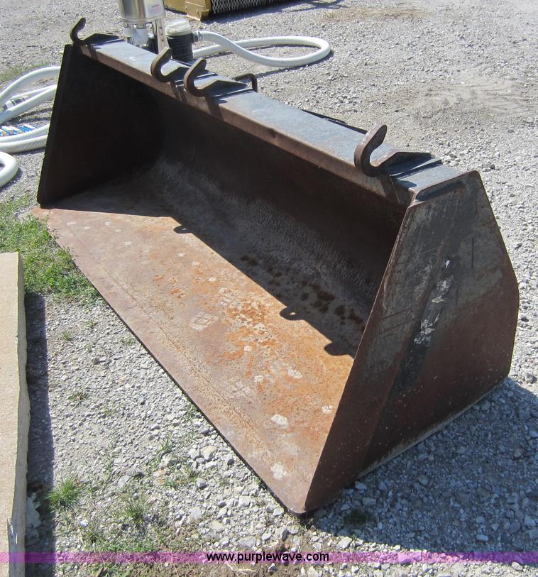 image for item D2007 7' loader bucket