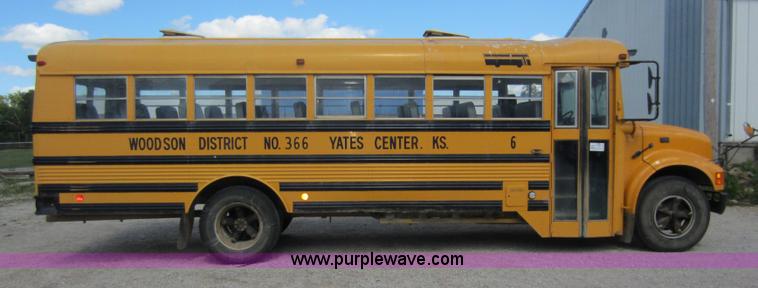 image for item D2018 1995 International 3800 school bus