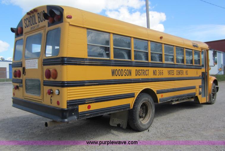 image for item D2018 1995 International 3800 school bus