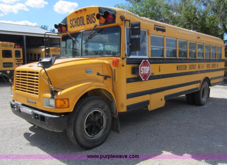 image for item D2018 1995 International 3800 school bus