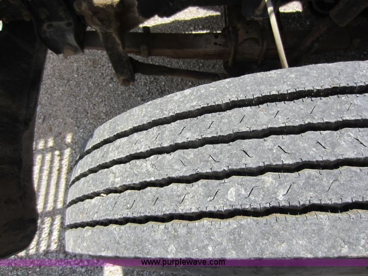 image for item D2018 1995 International 3800 school bus