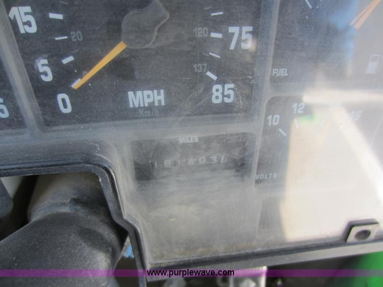 image for item D2018 1995 International 3800 school bus