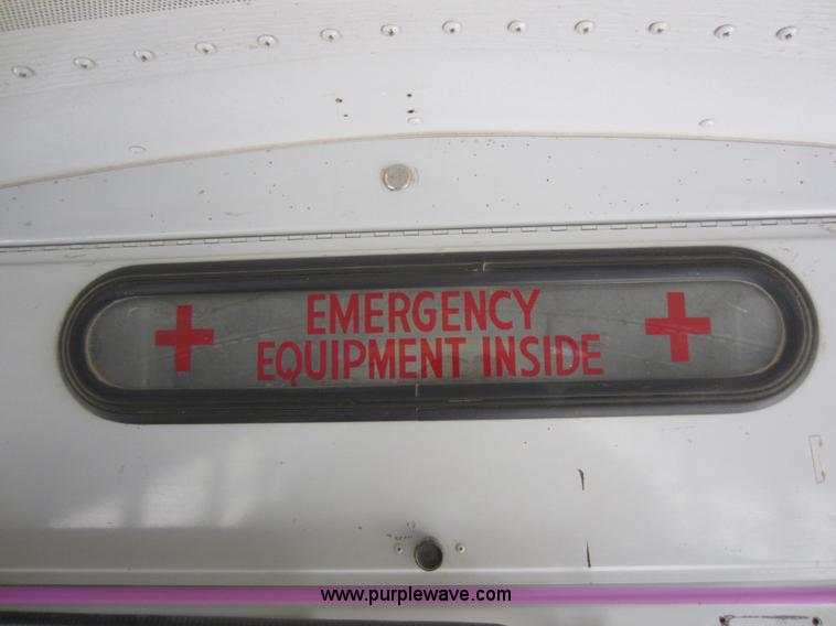 image for item D2018 1995 International 3800 school bus