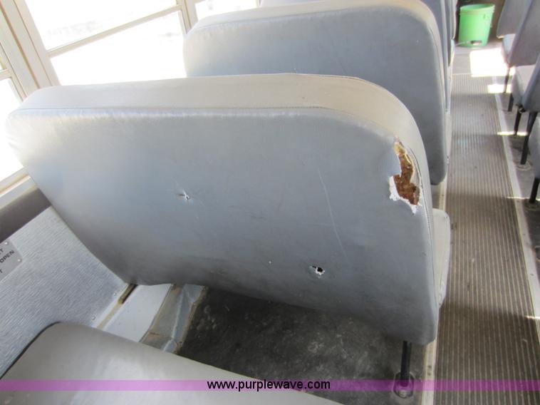 image for item D2018 1995 International 3800 school bus