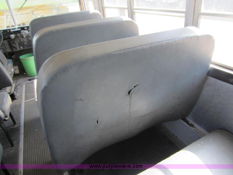 image for item D2018 1995 International 3800 school bus