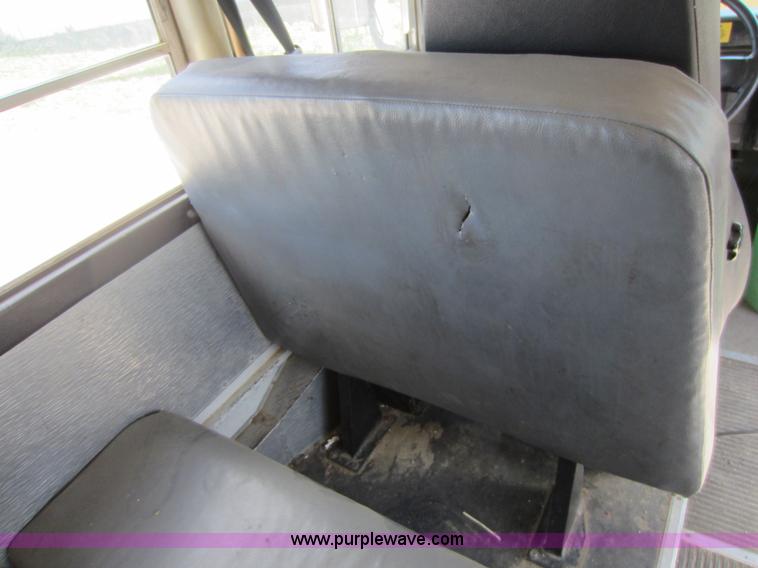 image for item D2018 1995 International 3800 school bus