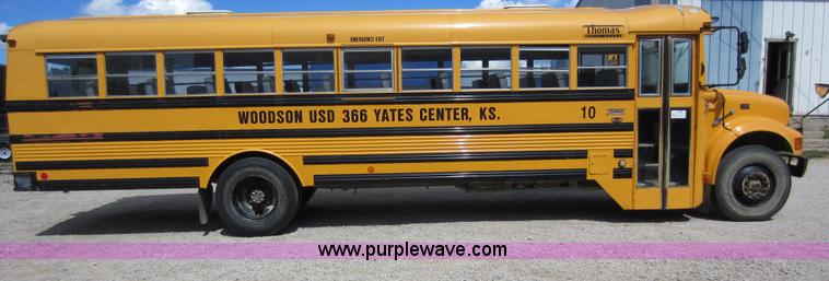 image for item D2019 1998 International 3800 school bus