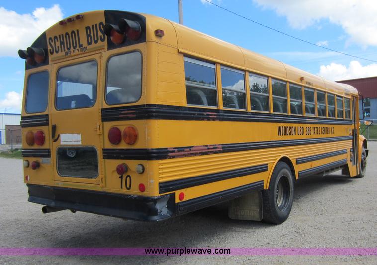 image for item D2019 1998 International 3800 school bus