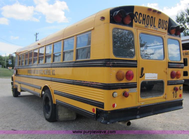 image for item D2019 1998 International 3800 school bus