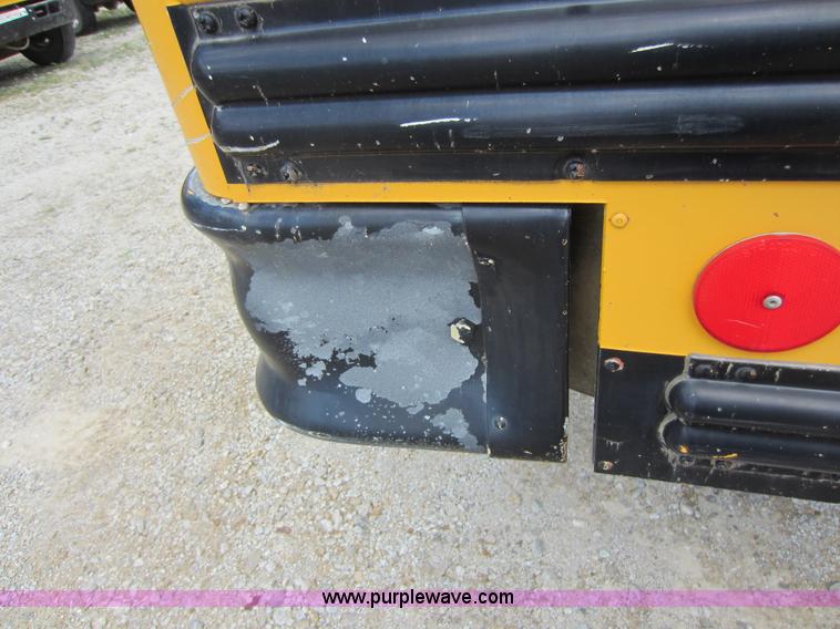 image for item D2019 1998 International 3800 school bus