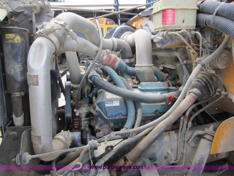 image for item D2019 1998 International 3800 school bus