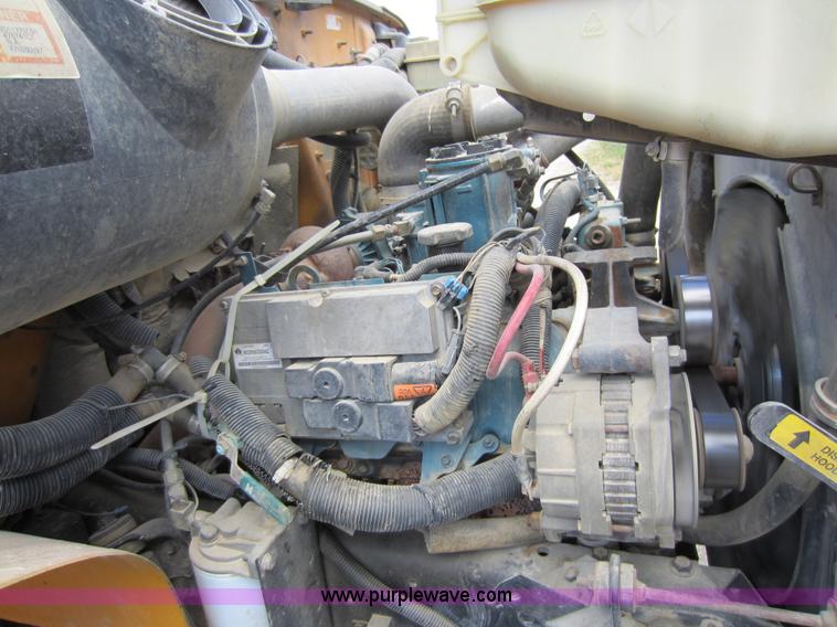 image for item D2019 1998 International 3800 school bus