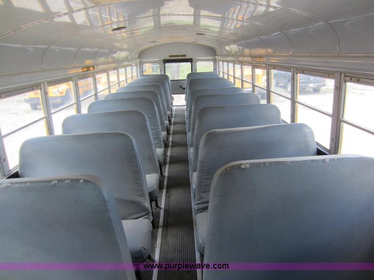 image for item D2019 1998 International 3800 school bus