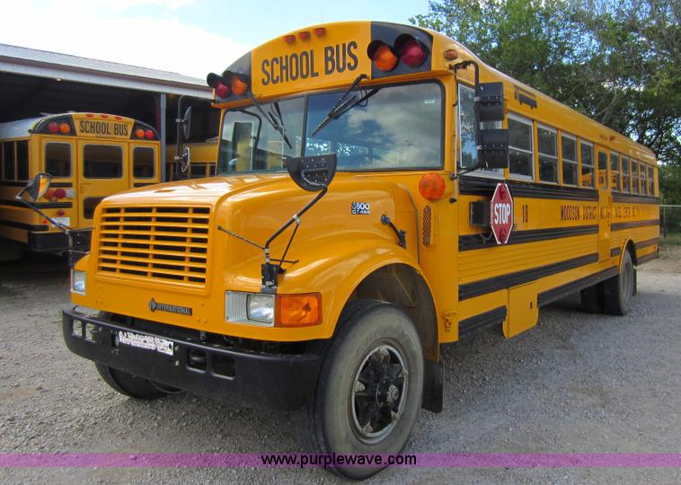 image for item D2020 1995 International 3800 school bus