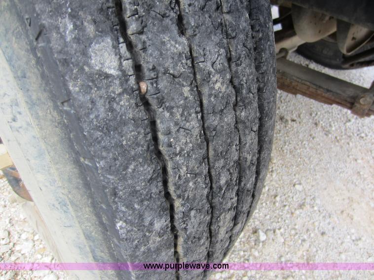 image for item D2020 1995 International 3800 school bus